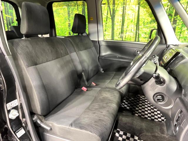 運転席シート廻りは使用感も少なく、良好な状態となっています。丁寧に使われていたことがよくわかりますね。