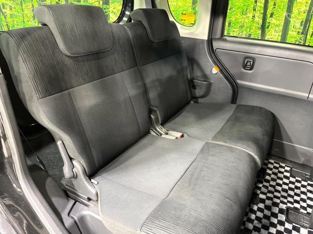 後部座席も気になるようなキズ・汚れやへたり等、大きなダメージはなく、良好な状態です。