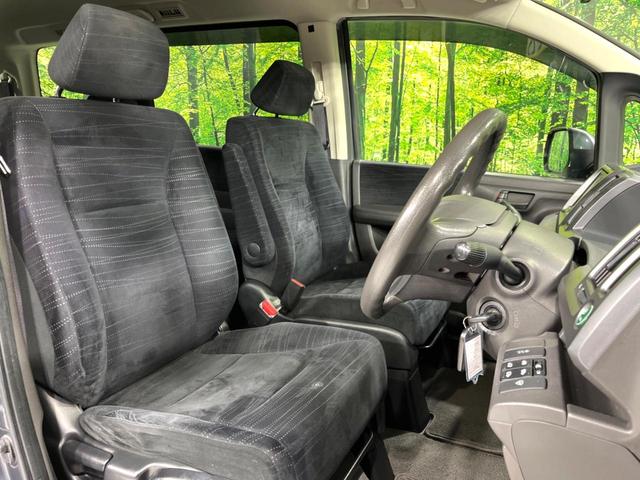 運転席シート廻りは使用感も少なく、良好な状態となっています。丁寧に使われていたことがよくわかりますね。