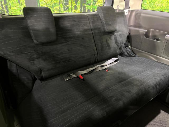 床下収納式のサードシートです。座席部分をコンパクトに収納でき、広大な荷室スペースとしてお使いいただけます！乗車人数や荷物の量など利用シーンに合わせて３列目を有効活用でき、とっても便利♪