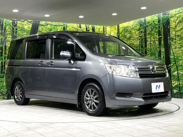 高透明度のガラス皮膜で撥水はもちろん、上質なツヤ・光沢を実現。紫外線や酸性雨から大切な愛車を保護し、色あせ・劣化を防止。「弾スプラッシュコート」、「弾プリミッサコート」からお選びいただけます。