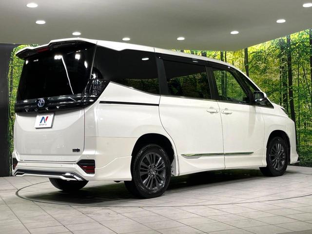 ヴォクシー ハイブリッドS-Z 4WD 純正10型ナビ モデリスタエアロ トヨタチームメイト 全周囲カメラ 寒冷地仕様 両側電動ドア BSM ステアリングヒーター ドラレコ 100V電源 シートヒーター 電動リアゲート 衝突軽減(19枚目)