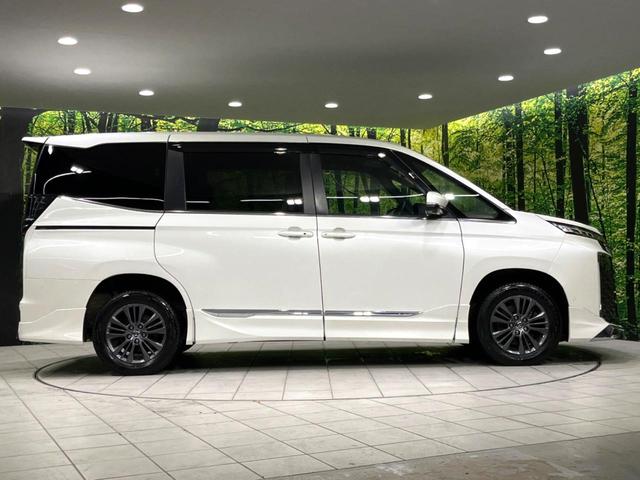 ヴォクシー ハイブリッドS-Z 4WD 純正10型ナビ モデリスタエアロ トヨタチームメイト 全周囲カメラ 寒冷地仕様 両側電動ドア BSM ステアリングヒーター ドラレコ 100V電源 シートヒーター 電動リアゲート 衝突軽減(29枚目)