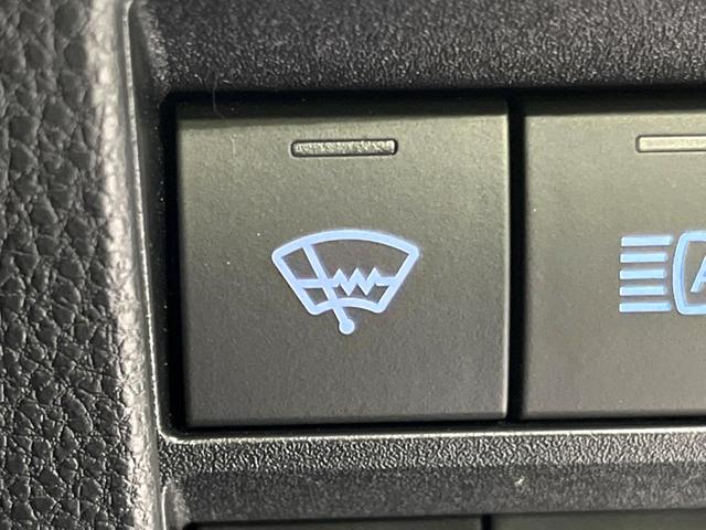 ヴォクシー ハイブリッドＳ－Ｇ　４ＷＤ　純正ＤＡ　両側電動ドア　バックカメラ　寒冷地仕様　ＪＢＬサウンド　衝突軽減　レーダークルーズ　禁煙車　ドラレコ　コーナーセンサー　ＬＥＤヘッド　ＥＴＣ　純正１６インチＡＷ　リアオートエアコン（6枚目）