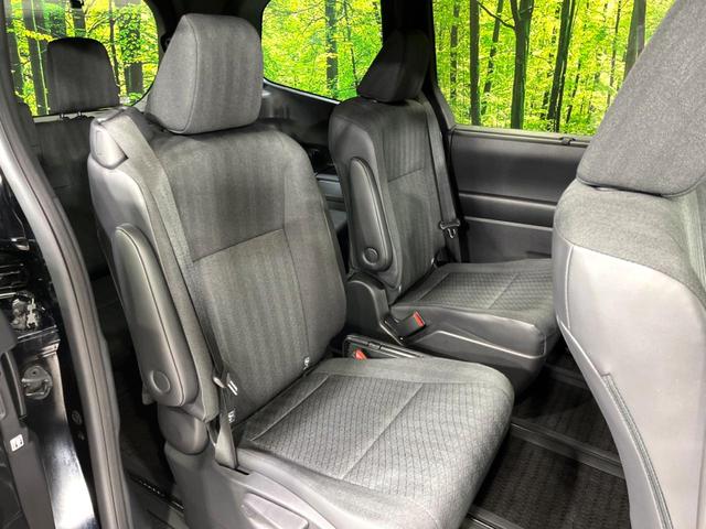 ヴォクシー ハイブリッドＳ－Ｇ　４ＷＤ　純正ＤＡ　両側電動ドア　バックカメラ　寒冷地仕様　ＪＢＬサウンド　衝突軽減　レーダークルーズ　禁煙車　ドラレコ　コーナーセンサー　ＬＥＤヘッド　ＥＴＣ　純正１６インチＡＷ　リアオートエアコン（10枚目）