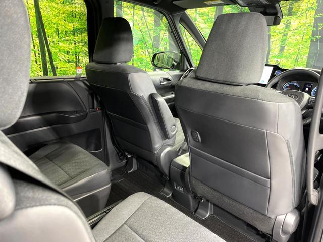 ヴォクシー ハイブリッドＳ－Ｇ　４ＷＤ　純正ＤＡ　両側電動ドア　バックカメラ　寒冷地仕様　ＪＢＬサウンド　衝突軽減　レーダークルーズ　禁煙車　ドラレコ　コーナーセンサー　ＬＥＤヘッド　ＥＴＣ　純正１６インチＡＷ　リアオートエアコン（44枚目）