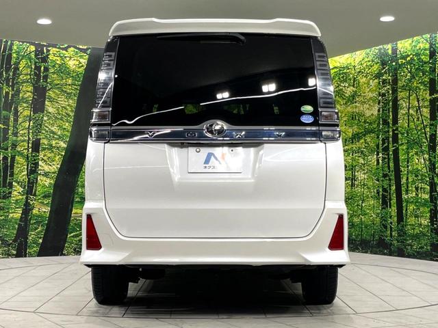 ヴォクシー ＺＳ　煌　４ＷＤ　純正ＳＤナビ　両側電動ドア　バックカメラ　寒冷地仕様　衝突軽減　禁煙車　ドラレコ　ＬＥＤヘッド　ＥＴＣ　クルコン　オートハイビーム　車線逸脱警報　リアオートエアコン　ステアリングスイッチ（17枚目）