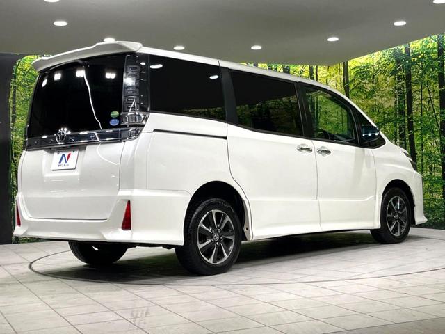 ヴォクシー ＺＳ　煌　４ＷＤ　純正ＳＤナビ　両側電動ドア　バックカメラ　寒冷地仕様　衝突軽減　禁煙車　ドラレコ　ＬＥＤヘッド　ＥＴＣ　クルコン　オートハイビーム　車線逸脱警報　リアオートエアコン　ステアリングスイッチ（19枚目）