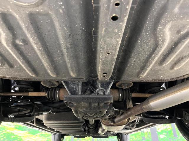 ヴォクシー ＺＳ　煌　４ＷＤ　純正ＳＤナビ　両側電動ドア　バックカメラ　寒冷地仕様　衝突軽減　禁煙車　ドラレコ　ＬＥＤヘッド　ＥＴＣ　クルコン　オートハイビーム　車線逸脱警報　リアオートエアコン　ステアリングスイッチ（21枚目）