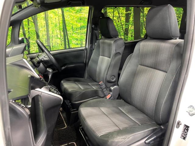 ヴォクシー ＺＳ　煌　４ＷＤ　純正ＳＤナビ　両側電動ドア　バックカメラ　寒冷地仕様　衝突軽減　禁煙車　ドラレコ　ＬＥＤヘッド　ＥＴＣ　クルコン　オートハイビーム　車線逸脱警報　リアオートエアコン　ステアリングスイッチ（43枚目）