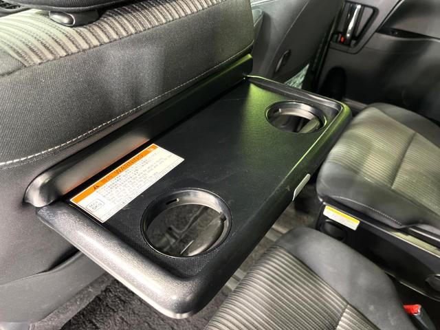 ヴォクシー ＺＳ　煌　４ＷＤ　純正ＳＤナビ　両側電動ドア　バックカメラ　寒冷地仕様　衝突軽減　禁煙車　ドラレコ　ＬＥＤヘッド　ＥＴＣ　クルコン　オートハイビーム　車線逸脱警報　リアオートエアコン　ステアリングスイッチ（45枚目）