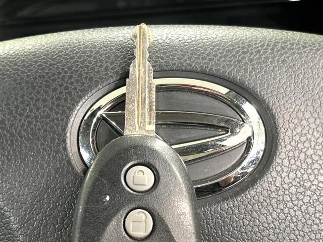 ミライース Xf 4WD CDオーディオ 寒冷地仕様 禁煙車 アイドリングストップ 盗難防止装置 電動格納ミラー トラクションコントロール エアコン プライバシーガラス(7枚目)