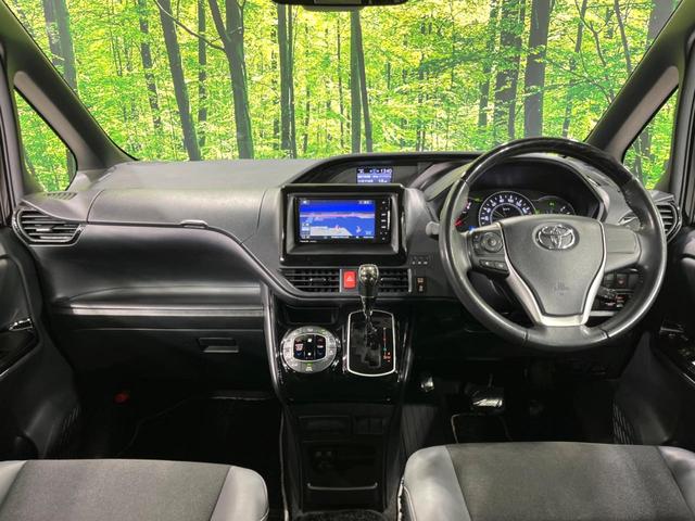 ノア Ｓｉ　ダブルバイビーＩＩＩ　４ＷＤ　ＳＤナビ　バックカメラ　両側電動ドア　寒冷地仕様　衝突軽減　禁煙車　コーナーセンサー　ＬＥＤヘッド　クルコン　ダブルエアコン　フルセグ　純正１６インチＡＷ　オートハイビーム　車線逸脱警報（3枚目）