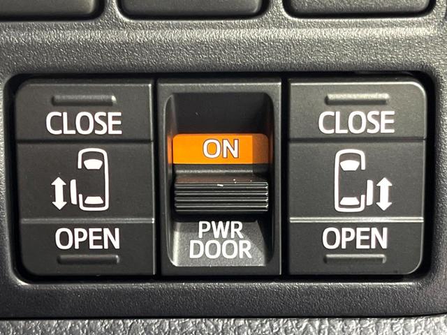 ノア Ｓｉ　ダブルバイビーＩＩＩ　４ＷＤ　ＳＤナビ　バックカメラ　両側電動ドア　寒冷地仕様　衝突軽減　禁煙車　コーナーセンサー　ＬＥＤヘッド　クルコン　ダブルエアコン　フルセグ　純正１６インチＡＷ　オートハイビーム　車線逸脱警報（6枚目）