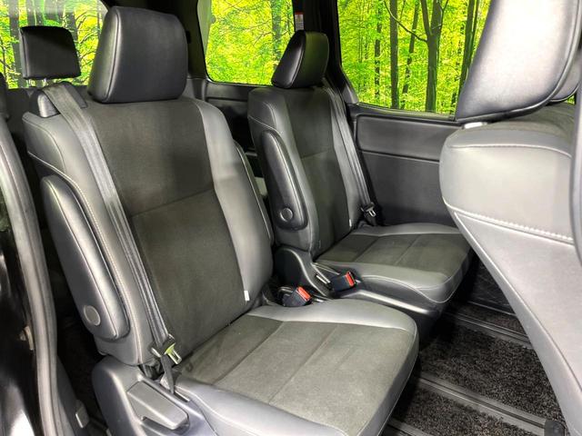 ノア Ｓｉ　ダブルバイビーＩＩＩ　４ＷＤ　ＳＤナビ　バックカメラ　両側電動ドア　寒冷地仕様　衝突軽減　禁煙車　コーナーセンサー　ＬＥＤヘッド　クルコン　ダブルエアコン　フルセグ　純正１６インチＡＷ　オートハイビーム　車線逸脱警報（10枚目）