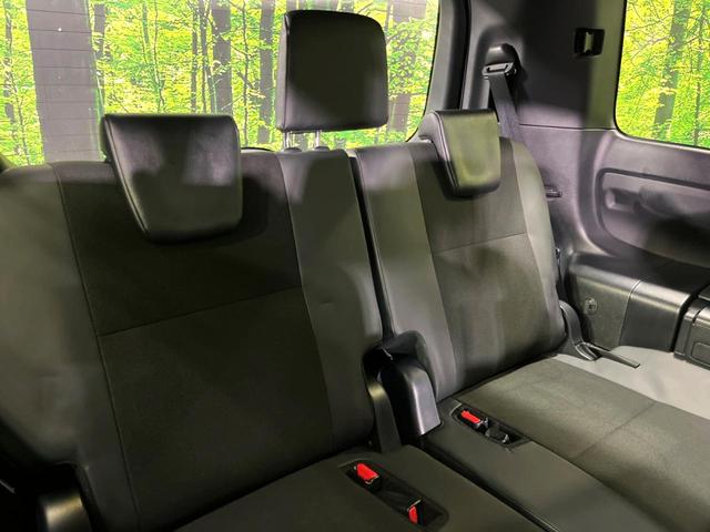 ノア Ｓｉ　ダブルバイビーＩＩＩ　４ＷＤ　ＳＤナビ　バックカメラ　両側電動ドア　寒冷地仕様　衝突軽減　禁煙車　コーナーセンサー　ＬＥＤヘッド　クルコン　ダブルエアコン　フルセグ　純正１６インチＡＷ　オートハイビーム　車線逸脱警報（11枚目）