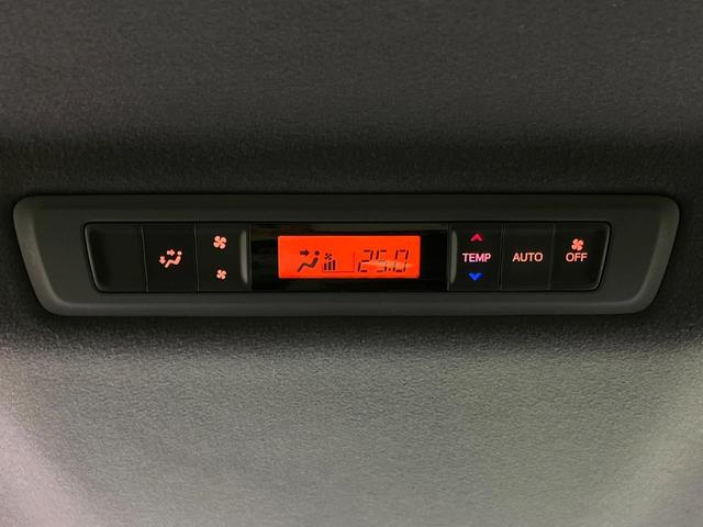 ノア Ｓｉ　ダブルバイビーＩＩＩ　４ＷＤ　ＳＤナビ　バックカメラ　両側電動ドア　寒冷地仕様　衝突軽減　禁煙車　コーナーセンサー　ＬＥＤヘッド　クルコン　ダブルエアコン　フルセグ　純正１６インチＡＷ　オートハイビーム　車線逸脱警報（30枚目）