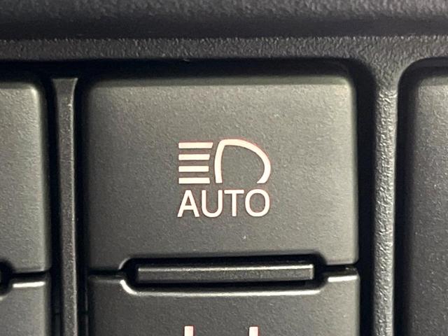 ノア Ｓｉ　ダブルバイビーＩＩＩ　４ＷＤ　ＳＤナビ　バックカメラ　両側電動ドア　寒冷地仕様　衝突軽減　禁煙車　コーナーセンサー　ＬＥＤヘッド　クルコン　ダブルエアコン　フルセグ　純正１６インチＡＷ　オートハイビーム　車線逸脱警報（59枚目）