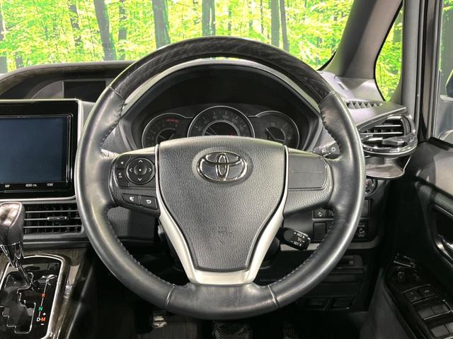 ヴォクシー ＺＳ　煌ＩＩ　４ＷＤ　純正ナビ　後席モニター　寒冷地仕様　両側電動スライド　衝突軽減　車線逸脱警報　オートハイビーム　ＬＥＤヘッド・フォグ　コーナーセンサー　バックカメラ　ＥＴＣ　ドラレコ　ウッドコンビステアリング（13枚目）
