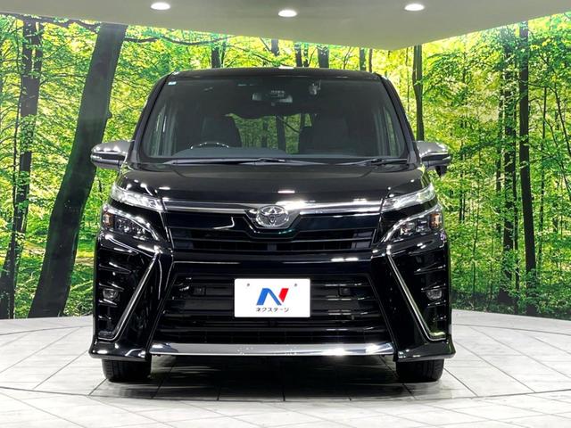ヴォクシー ＺＳ　煌ＩＩ　４ＷＤ　純正ナビ　後席モニター　寒冷地仕様　両側電動スライド　衝突軽減　車線逸脱警報　オートハイビーム　ＬＥＤヘッド・フォグ　コーナーセンサー　バックカメラ　ＥＴＣ　ドラレコ　ウッドコンビステアリング（16枚目）