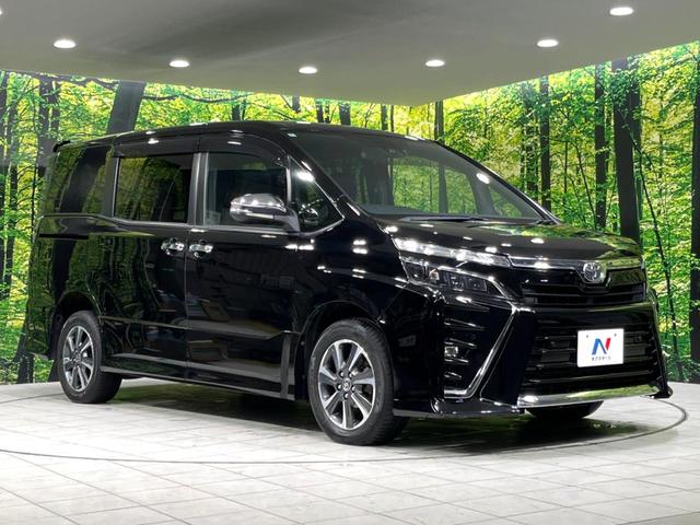 ヴォクシー ＺＳ　煌ＩＩ　４ＷＤ　純正ナビ　後席モニター　寒冷地仕様　両側電動スライド　衝突軽減　車線逸脱警報　オートハイビーム　ＬＥＤヘッド・フォグ　コーナーセンサー　バックカメラ　ＥＴＣ　ドラレコ　ウッドコンビステアリング（18枚目）