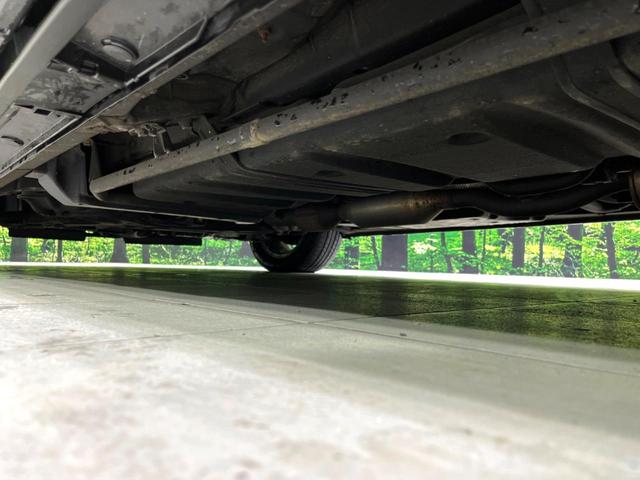 ヴォクシー ＺＳ　煌ＩＩ　４ＷＤ　純正ナビ　後席モニター　寒冷地仕様　両側電動スライド　衝突軽減　車線逸脱警報　オートハイビーム　ＬＥＤヘッド・フォグ　コーナーセンサー　バックカメラ　ＥＴＣ　ドラレコ　ウッドコンビステアリング（23枚目）