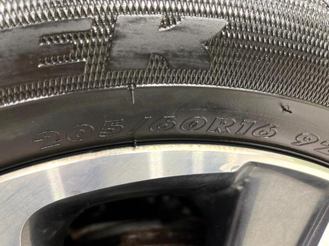 ヴォクシー ＺＳ　煌ＩＩ　４ＷＤ　純正ナビ　後席モニター　寒冷地仕様　両側電動スライド　衝突軽減　車線逸脱警報　オートハイビーム　ＬＥＤヘッド・フォグ　コーナーセンサー　バックカメラ　ＥＴＣ　ドラレコ　ウッドコンビステアリング（26枚目）