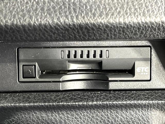 ヴォクシー ＺＳ　煌ＩＩ　４ＷＤ　純正ナビ　後席モニター　寒冷地仕様　両側電動スライド　衝突軽減　車線逸脱警報　オートハイビーム　ＬＥＤヘッド・フォグ　コーナーセンサー　バックカメラ　ＥＴＣ　ドラレコ　ウッドコンビステアリング（35枚目）