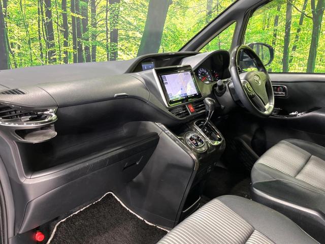 ヴォクシー ＺＳ　煌ＩＩ　４ＷＤ　純正ナビ　後席モニター　寒冷地仕様　両側電動スライド　衝突軽減　車線逸脱警報　オートハイビーム　ＬＥＤヘッド・フォグ　コーナーセンサー　バックカメラ　ＥＴＣ　ドラレコ　ウッドコンビステアリング（51枚目）