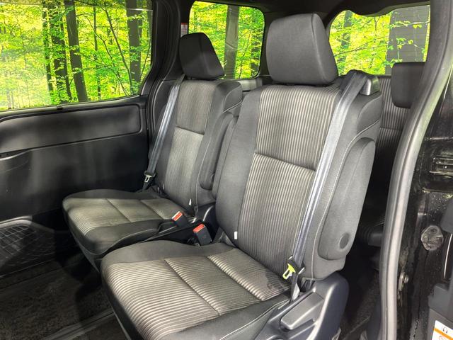 ヴォクシー ＺＳ　煌ＩＩ　４ＷＤ　純正ナビ　後席モニター　寒冷地仕様　両側電動スライド　衝突軽減　車線逸脱警報　オートハイビーム　ＬＥＤヘッド・フォグ　コーナーセンサー　バックカメラ　ＥＴＣ　ドラレコ　ウッドコンビステアリング（53枚目）