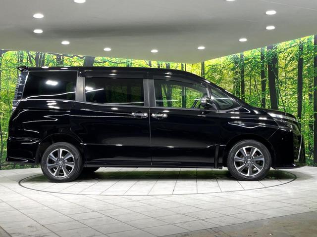 ヴォクシー ＺＳ　煌ＩＩ　４ＷＤ　純正ナビ　後席モニター　寒冷地仕様　両側電動スライド　衝突軽減　車線逸脱警報　オートハイビーム　ＬＥＤヘッド・フォグ　コーナーセンサー　バックカメラ　ＥＴＣ　ドラレコ　ウッドコンビステアリング（59枚目）