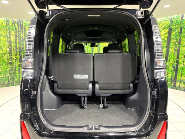 ヴォクシー ＺＳ　煌ＩＩ　４ＷＤ　純正ナビ　後席モニター　寒冷地仕様　両側電動スライド　衝突軽減　車線逸脱警報　オートハイビーム　ＬＥＤヘッド・フォグ　コーナーセンサー　バックカメラ　ＥＴＣ　ドラレコ　ウッドコンビステアリング（63枚目）