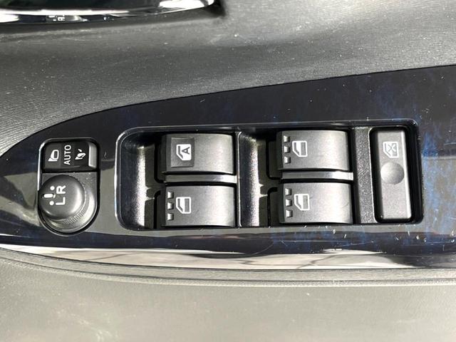 タント カスタムＲＳ　トップエディションＳＡＩＩＩ　４ＷＤ　ターボ　ＳＤナビ　バックカメラ　両側電動ドア　衝突軽減　禁煙車　シートヒーター　コーナーセンサー　ＬＥＤヘッド　寒冷地仕様　オートハイビーム　スマートキー　純正１５インチアルミ　オートライト（42枚目）