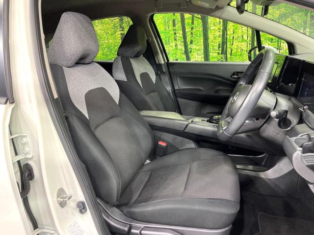 ノート Ｓ　ＦＯＵＲ　４ＷＤ　ＳＤナビ　バックカメラ　寒冷地仕様　衝突軽減　禁煙車　ドラレコ　シートヒーター　ステアリングヒーター　コーナーセンサー　スマートキー　ＥＴＣ　オートハイビーム　オートライト　オートエアコン（9枚目）