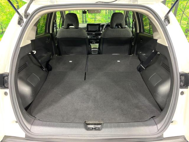 ノート Ｓ　ＦＯＵＲ　４ＷＤ　ＳＤナビ　バックカメラ　寒冷地仕様　衝突軽減　禁煙車　ドラレコ　シートヒーター　ステアリングヒーター　コーナーセンサー　スマートキー　ＥＴＣ　オートハイビーム　オートライト　オートエアコン（11枚目）