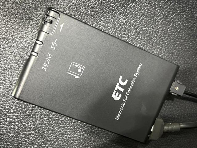 エルグランド 250ハイウェイスター 4WD 両側電動ドア 純正ナビ バックカメラ 衝突軽減 ハーフレザーシート スマートキー HIDヘッド フォグ ETC 純正18インチAW キャプテンシート オットマン オートライト デュアルエアコン(7枚目)