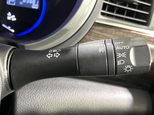 エルグランド 250ハイウェイスター 4WD 両側電動ドア 純正ナビ バックカメラ 衝突軽減 ハーフレザーシート スマートキー HIDヘッド フォグ ETC 純正18インチAW キャプテンシート オットマン オートライト デュアルエアコン(49枚目)