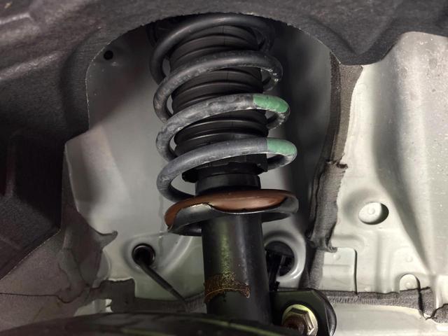 ルーミー カスタムＧ　４ＷＤ　両側電動ドア　ＳＤナビ　バックカメラ　寒冷地仕様　衝突軽減　レーダークルーズ　ＬＥＤライト　ＬＥＤフォグ　禁煙車　コーナーセンサー　ＬＥＤヘッド　ＥＴＣ　純正１４インチＡＷ　スマートキー（21枚目）