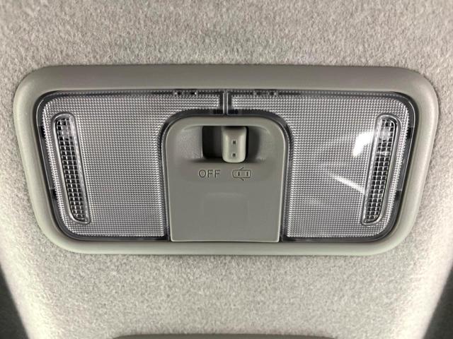 ルーミー カスタムＧ　４ＷＤ　両側電動ドア　ＳＤナビ　バックカメラ　寒冷地仕様　衝突軽減　レーダークルーズ　ＬＥＤライト　ＬＥＤフォグ　禁煙車　コーナーセンサー　ＬＥＤヘッド　ＥＴＣ　純正１４インチＡＷ　スマートキー（42枚目）