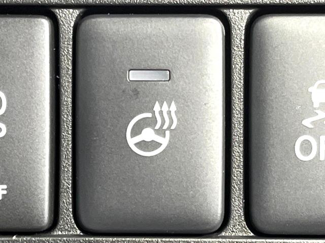 デリカD:5 シャモニー 4WD ディーゼル 禁煙車 両側電動ドア 全周囲カメラ 衝突軽減 レーダークルーズ 電動リアゲート パワーシート BSM レーンアシスト 純正18インチAW 前席シートヒーター(7枚目)