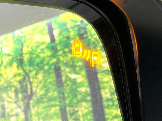 デリカD:5 シャモニー 4WD ディーゼル 禁煙車 両側電動ドア 全周囲カメラ 衝突軽減 レーダークルーズ 電動リアゲート パワーシート BSM レーンアシスト 純正18インチAW 前席シートヒーター(8枚目)