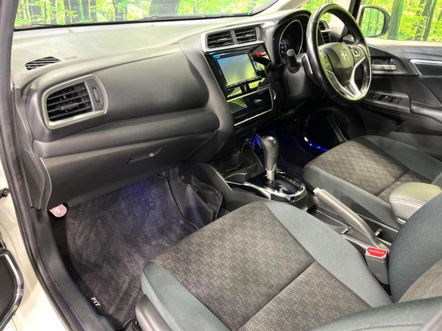 フィット 13G・Sパッケージ 4WD 純正ナビ バックカメラ 寒冷地仕様 衝突軽減 禁煙車 ドラレコ LEDヘッド ETC クルコン 純正15インチAW オートライト オートエアコン アイドリングストップ ステアリングスイッチ(39枚目)