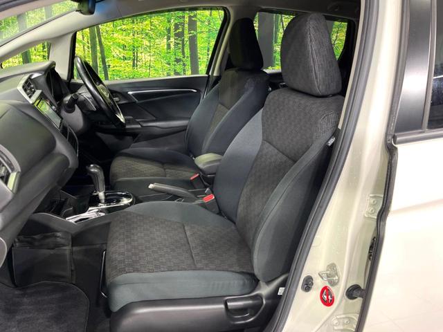 フィット 13G・Sパッケージ 4WD 純正ナビ バックカメラ 寒冷地仕様 衝突軽減 禁煙車 ドラレコ LEDヘッド ETC クルコン 純正15インチAW オートライト オートエアコン アイドリングストップ ステアリングスイッチ(41枚目)