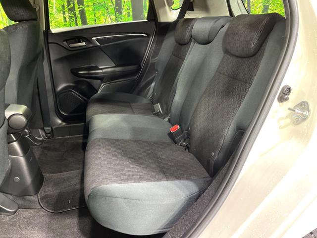 フィット 13G・Sパッケージ 4WD 純正ナビ バックカメラ 寒冷地仕様 衝突軽減 禁煙車 ドラレコ LEDヘッド ETC クルコン 純正15インチAW オートライト オートエアコン アイドリングストップ ステアリングスイッチ(43枚目)