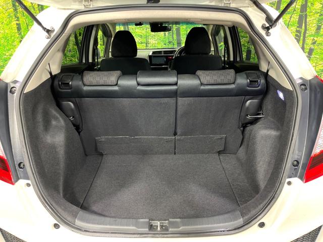 フィット 13G・Sパッケージ 4WD 純正ナビ バックカメラ 寒冷地仕様 衝突軽減 禁煙車 ドラレコ LEDヘッド ETC クルコン 純正15インチAW オートライト オートエアコン アイドリングストップ ステアリングスイッチ(44枚目)