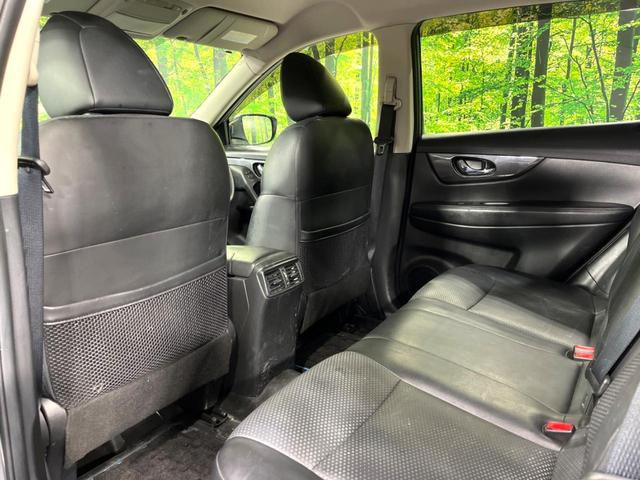 エクストレイル ２０Ｓ　ハイブリッド　４ＷＤ　純正ナビ　衝突軽減　コーナーセンサー　デュアルオートエアコン　バックカメラ　ＥＴＣ　ＬＥＤフォグライト　オートライト　ステアリングスイッチ　純正１７インチＡＷ　横滑り防止装置（34枚目）