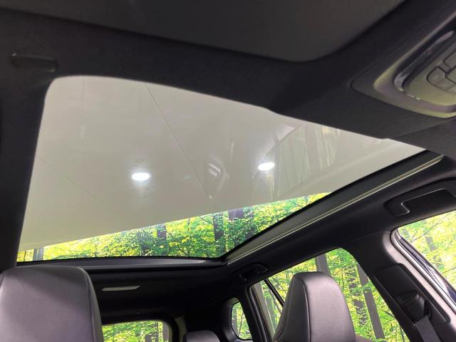 カローラクロス ハイブリッド　Ｚ　４ＷＤ　純正１０型ＤＡ　禁煙車　寒冷地仕様　ガラスルーフ　全周囲カメラ　衝突軽減　ＬＥＤヘッド／フォグ　シーケンシャルターンランプ　ＢＳＭ　シートヒーター　パワーシート　ステアリングヒーター　ＥＴＣ（5枚目）