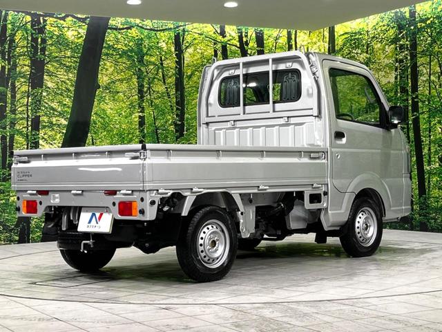 クリッパートラック ＤＸ　４ＷＤ　ＭＴ車　登録済未使用車　寒冷地仕様　禁煙車　コーナーセンサー　オートライト　アイドリングストップ　横滑り防止装置　トラクションコントロール　衝突安全ボディ　盗難防止装置（17枚目）