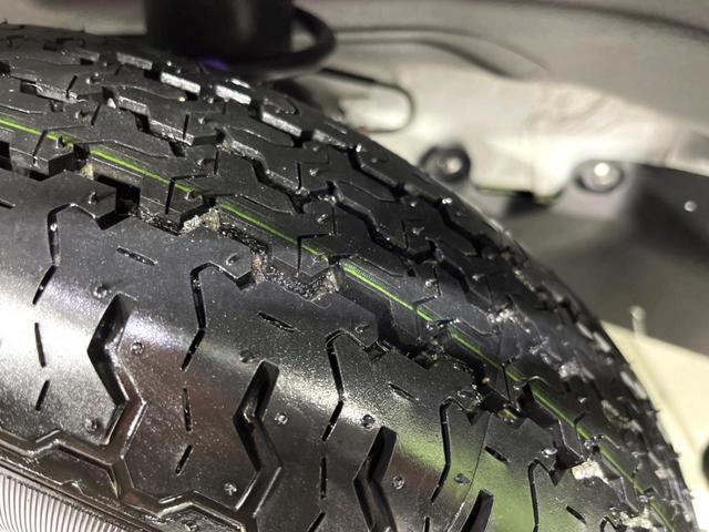 クリッパートラック ＤＸ　４ＷＤ　ＭＴ車　登録済未使用車　寒冷地仕様　禁煙車　コーナーセンサー　オートライト　アイドリングストップ　横滑り防止装置　トラクションコントロール　衝突安全ボディ　盗難防止装置（27枚目）