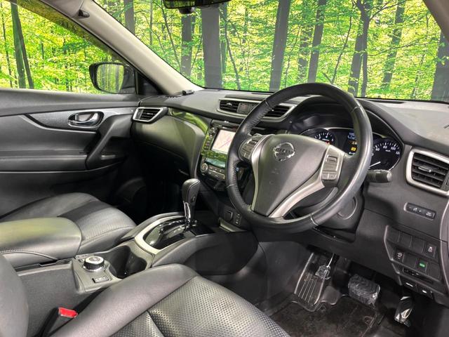 エクストレイル ２０Ｘ　エマージェンシーブレーキパッケージ　４ＷＤ　純正ナビ　全周囲カメラ　寒冷地仕様　シートヒーター　衝突軽減　クルコン　ドラレコ　ＥＴＣ　デュアルエアコン　ステアリングスイッチ　ＬＥＤライト　ルーフレール　純正１７インチＡＷ　ＣＤ／ＤＶＤ（33枚目）
